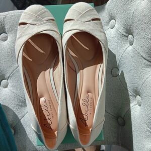 Abella Women's Canvas Wedge Flats Size 10M Natural Multi Fabric True Comfort